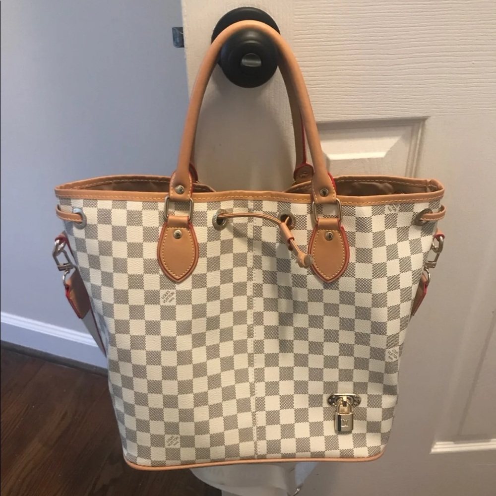 Cute handbag!